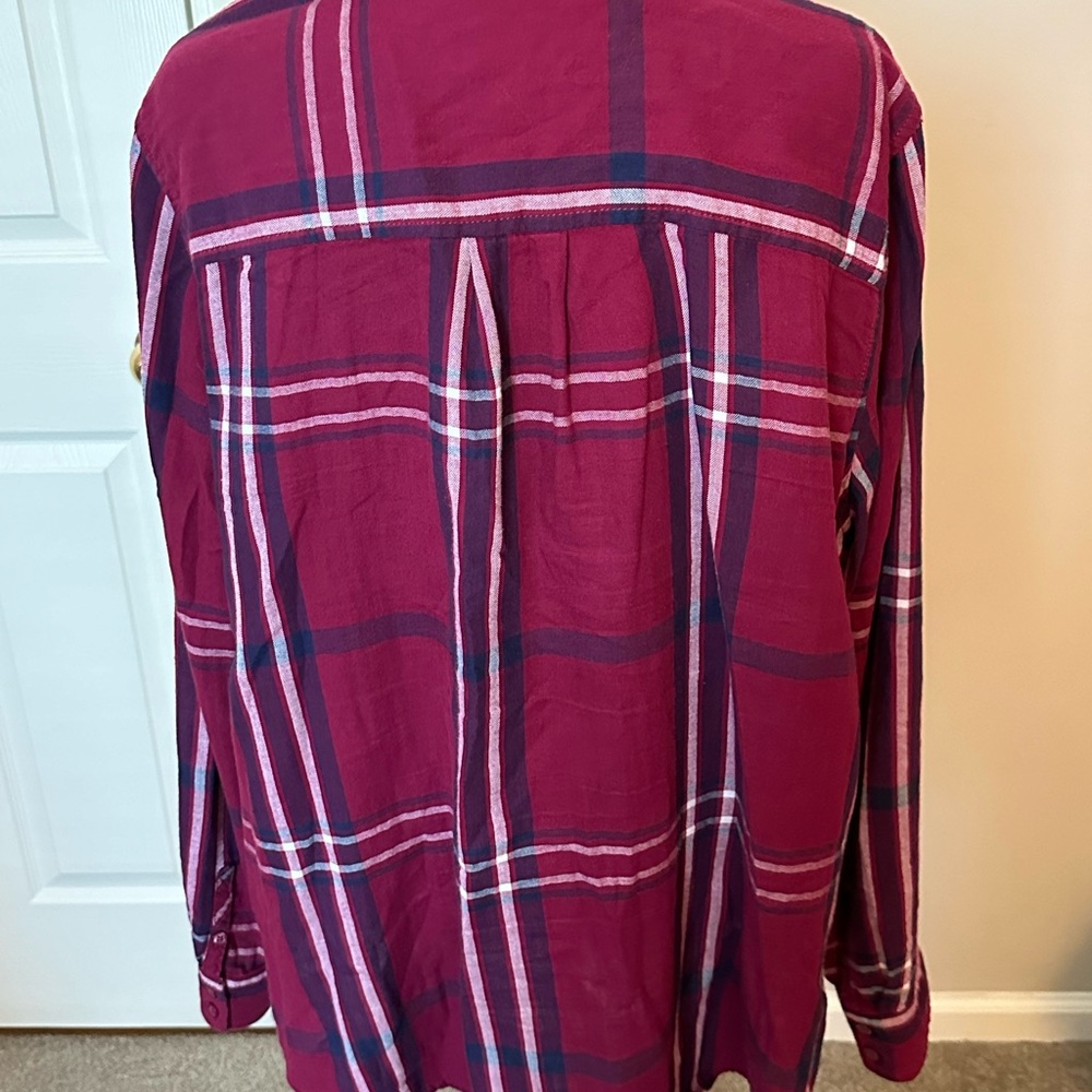Shirt - Picture 3 of 6
